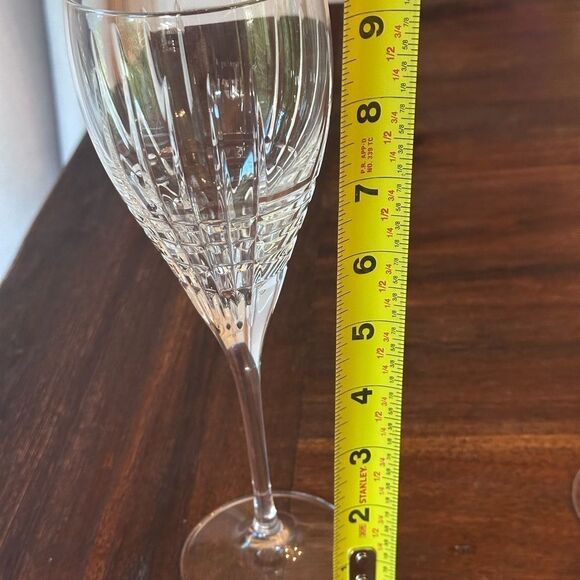 Tiffany & Co. Elegant Crystal Wine Glass - Picture 4 of 6